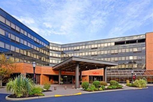 фото отеля Crowne Plaza Hotel Edison
