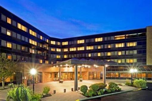 фото отеля Crowne Plaza Hotel Edison