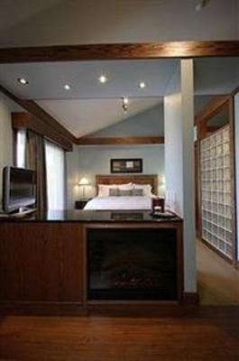 фото отеля Huff Estates Inn & Winery Bloomfield (Canada)