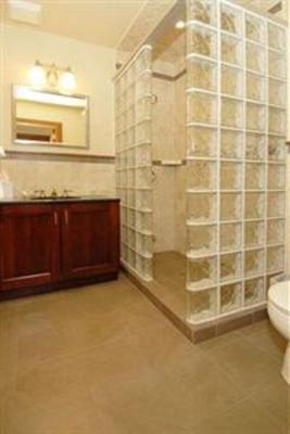 фото отеля Huff Estates Inn & Winery Bloomfield (Canada)