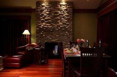 фото отеля Huff Estates Inn & Winery Bloomfield (Canada)