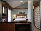 фото отеля Huff Estates Inn & Winery Bloomfield (Canada)