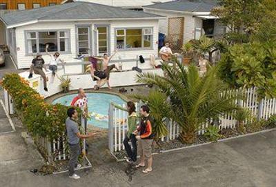 фото отеля Base Pipi Patch Lodge Paihia