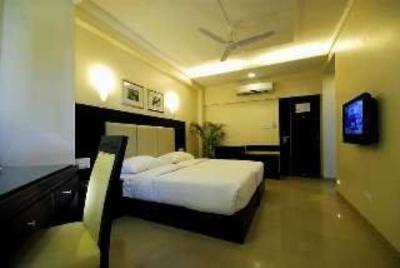фото отеля Lily Sarovar Portico