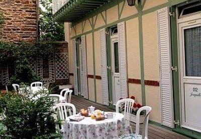 фото отеля Logis Garden Hotel