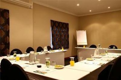 фото отеля Birchwood Hotel