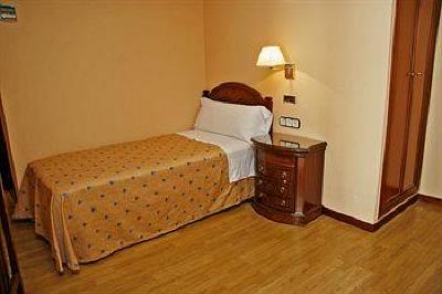 фото отеля Hostal Victoria III