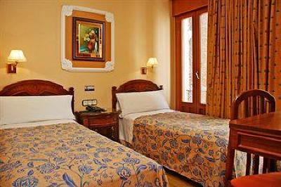 фото отеля Hostal Victoria III