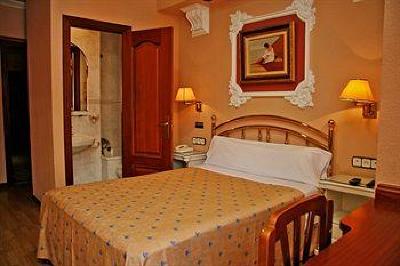 фото отеля Hostal Victoria III