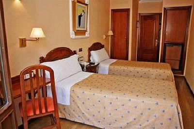 фото отеля Hostal Victoria III