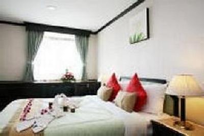 фото отеля Yellow Ribbon Hills Executive Apartments Bangkok