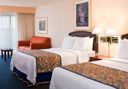 фото отеля Courtyard by Marriott Cleveland Airport/South