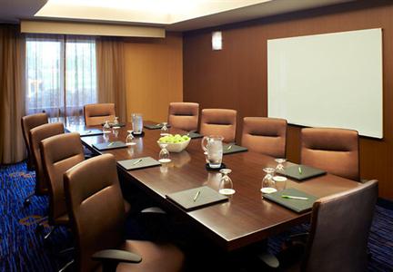 фото отеля Courtyard by Marriott Cleveland Airport/South