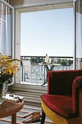 фото отеля Grand Hotel Barriere Enghien
