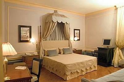 фото отеля Santa Maria Novella Hotel