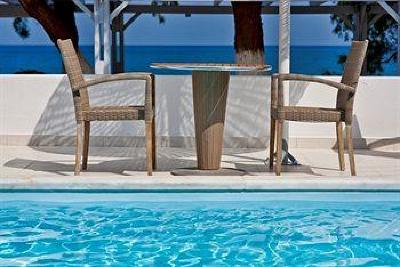 фото отеля Alesahne Beach Hotel Kamari