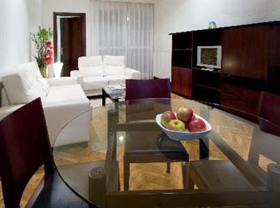 фото отеля Mendebaldea Suites Pamplona