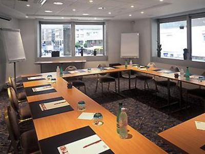фото отеля Mercure Paris La Defense Parc