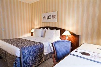 фото отеля Le Chatelain Hotel