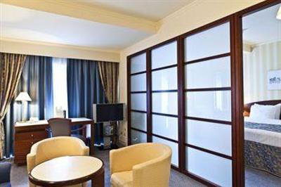 фото отеля Le Chatelain Hotel