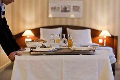 фото отеля Le Chatelain Hotel