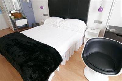 фото отеля Hostal Santo Domingo Madrid