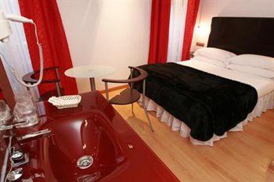 фото отеля Hostal Santo Domingo Madrid
