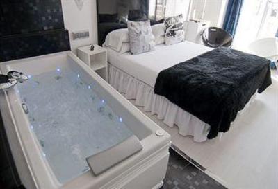 фото отеля Hostal Santo Domingo Madrid