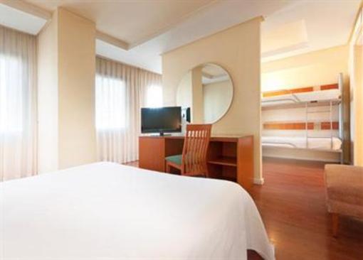 фото отеля Tryp Madrid Chamartin Hotel