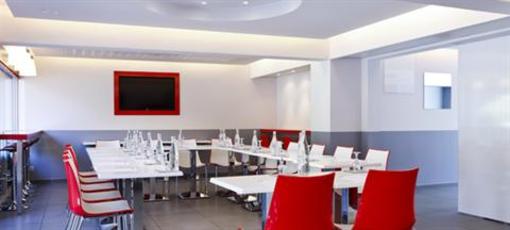 фото отеля Campanile Lyon Sud Sainte Foy Hotel Sainte-Foy-les-Lyon