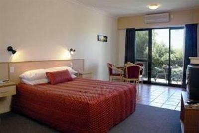 фото отеля Margarets Beach Resort