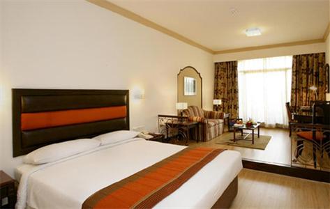 фото отеля Sun n Sand Pune