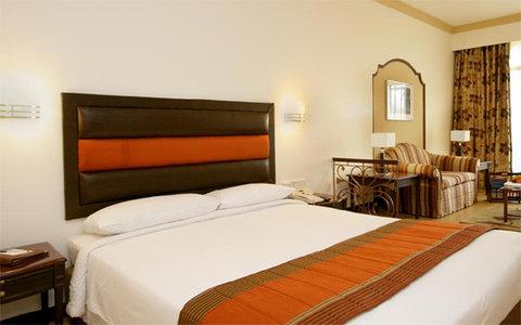 фото отеля Sun n Sand Pune