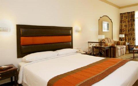 фото отеля Sun n Sand Pune
