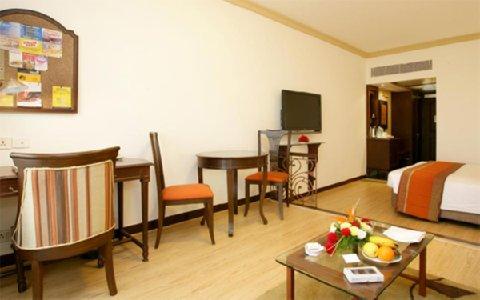 фото отеля Sun n Sand Pune