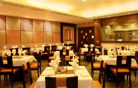 фото отеля Sun n Sand Pune