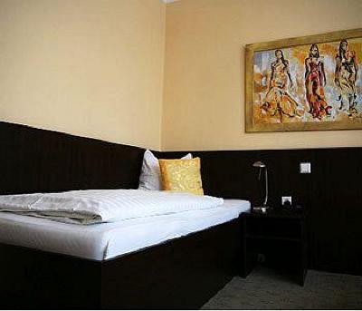 фото отеля Hotel Lindenhof Dusseldorf