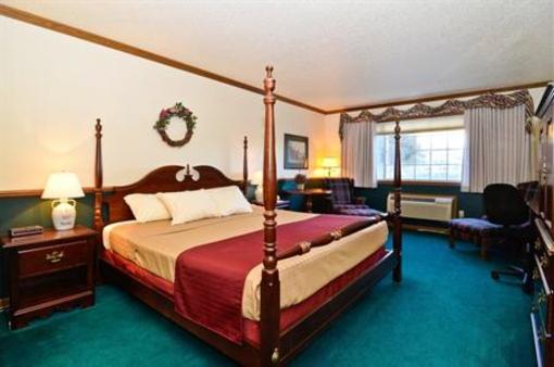 фото отеля Super 8 Williamsburg-Amana Colonies Area