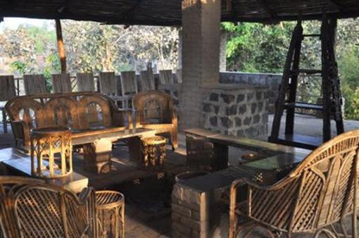 фото отеля Bandhavgarh Meadows