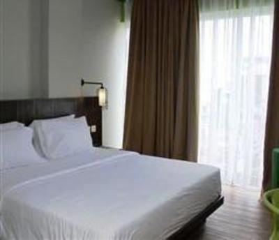 фото отеля Maxonehotels @ Vivo Palembang