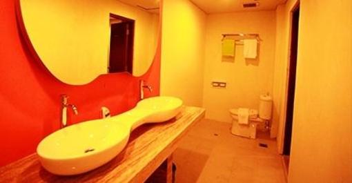 фото отеля Maxonehotels @ Vivo Palembang