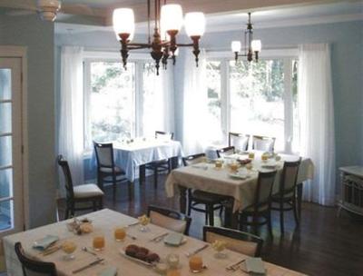 фото отеля Haven On The Bay B&B