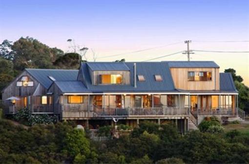 фото отеля Le Chalet Waiheke Apartments