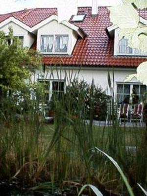 фото отеля Hotel Lindenstrasse Neuenhagen