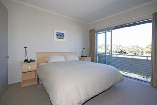 фото отеля Raumati Sands Resort