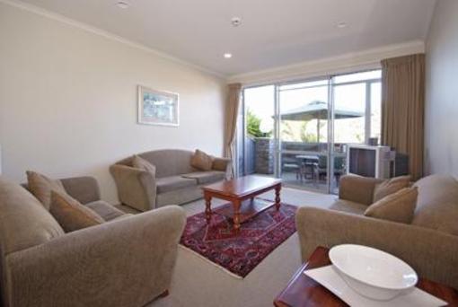 фото отеля Raumati Sands Resort