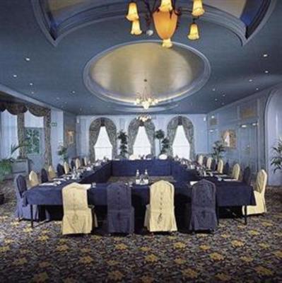 фото отеля De Vere University Arms Hotel