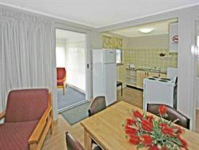 фото отеля Kon Tiki Motel Apartments Batehaven