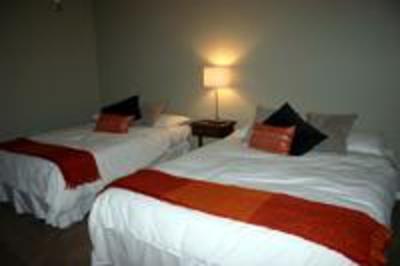 фото отеля Chemainus Tudor Inn Bed and Breakfast