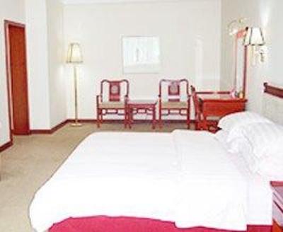 фото отеля Yibin Jianzhong Hotel
